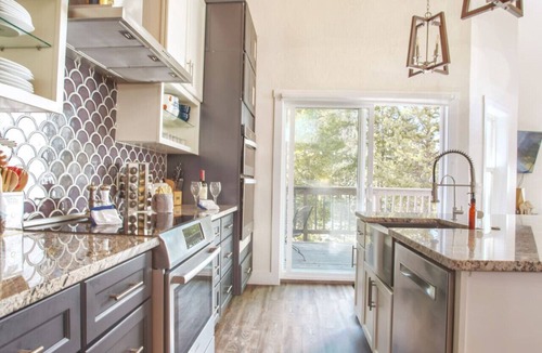 Breckenridge Heights House | 5 Min to Town, Hot Tub, Great 4 Groups, Games, Updated Kitchen