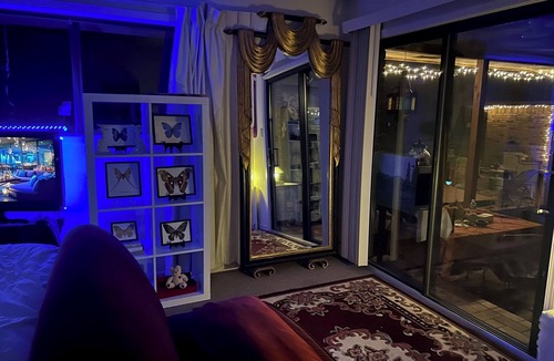 Hamilton Bed & Breakfast | 5 star private ranch duplex with a million dollar view