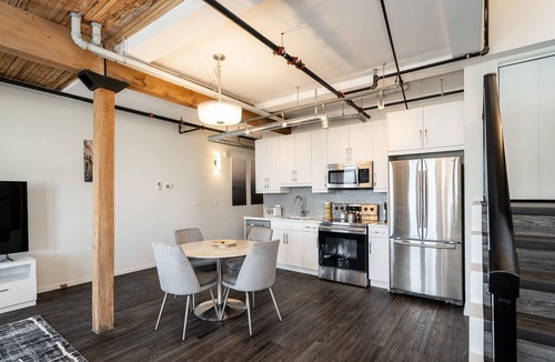 Exchange District Condo | (501) Exchange District + Hi-End 2 Bdr+Fast WiFi (139)