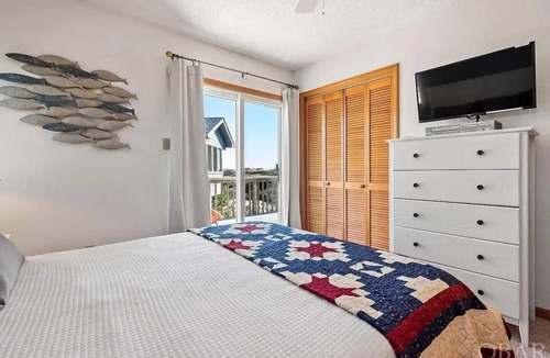 Ocean Sands House | 5bd/4bath short walk to beach with jacuzzi room/hot tub/private pool, ping pong
