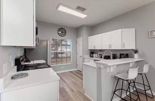 West Haven House | 5BR home w/pool, hot tub near Disney