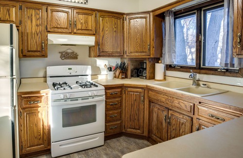 Sartell House | 7 Mi to Munsinger Gardens: Sartell Home w/Deck