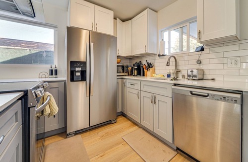 White Center House | 8 Mi to Downtown Seattle: Cozy Home w/Patio