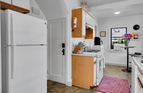 Maple Leaf Apartment | 8 minute walk from the light rail station to your front door! No car necessary!