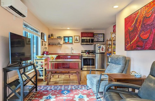 Central Colorado Springs House | $800 Weekly | $2750 Monthly | Renovated Tinyhome!