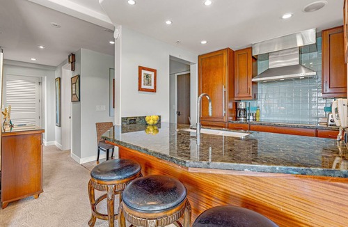 Kaanapali Condo | 8th Floor 2BR Corner Suite with Oceanview Balcony