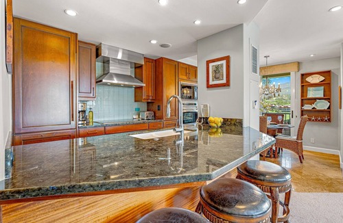Kaanapali Condo | 8th Floor 2BR Corner Suite with Oceanview Balcony