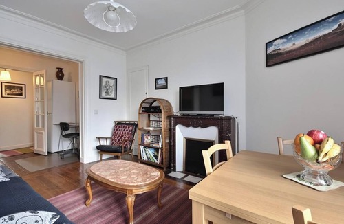 Quartier de la Salpetriere Apartment | A COMFORTABLE AND AUTHENTIC PARISIAN LIVING EXPERIENCE ON RUE JENNER