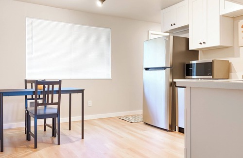 South Tacoma House | A cozy and peaceful centrally Located Triplex 2BD, 1.5 BA