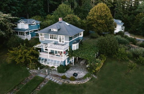 Home House | A historic victorian home with all the trimmings!