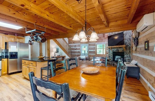 Seven Devils Cabin | A Sunrise Summit - 4BR, 3BA - Hot Tub, Pets
