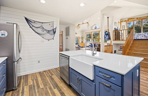 Monteray Shores House | Abby Gale Dog Friendly Corolla Escape w/Pool & Hot Tub