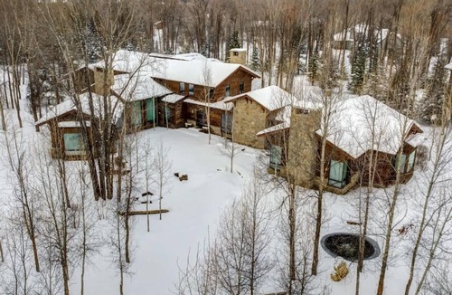 John Dodge House | Abode at Three Bears, stunning wilderness estate