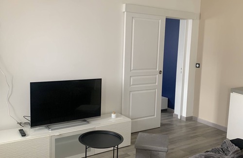 Decines-Charpieu House | Accommodation near the OL stadium