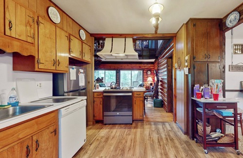 Lake Luzerne-Hadley House | Adirondacks in Style! Lake House w/Deck, Fire Pit