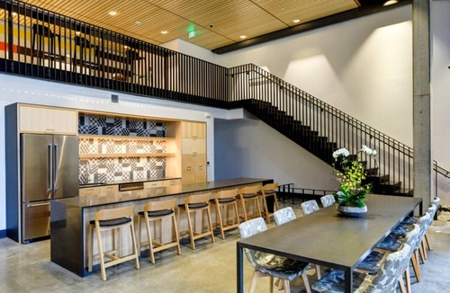 Wilburton Apartment | Airy Bellevue Studio w/Gym, W/D, near Spring District, by Blueground