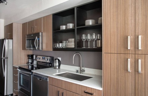 Broadway Apartment | Airy Capitol Hill Jr 1BR w/Gym & W/D, nr Colleges, by Blueground