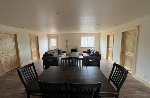 Cohoe Apartment | Alaska Summers Lodge Loft-Near Mouth of Kasilof River