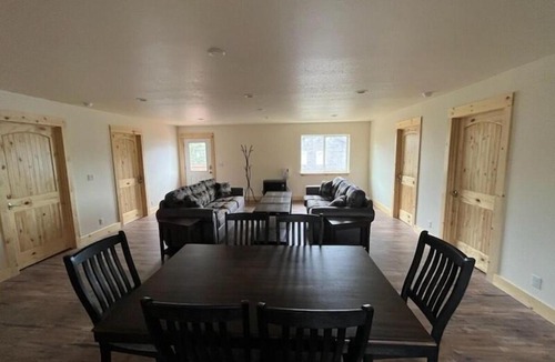 Cohoe Apartment | Alaska Summers Lodge Loft-Near Mouth of Kasilof River