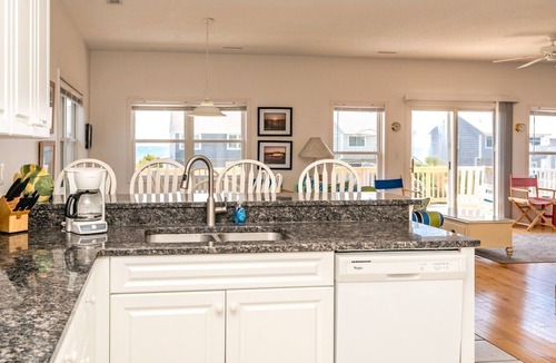 Surf City House | Almost Beachfront - Cozy 2nd Row Home with 4 Bedrooms