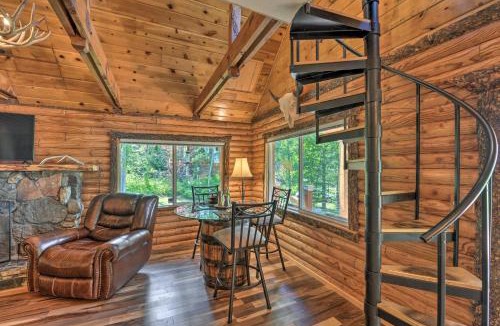 Alpine House | Alpine Adventures: Cozy Log Cabin w/Deck & Views!