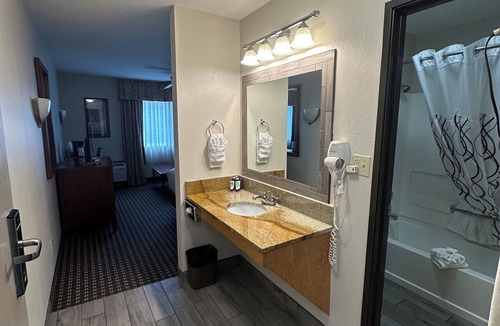Gunnison Hotel | Alpine Inn & Suites