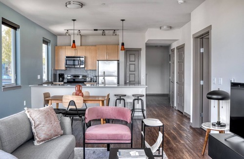 Old Ballard Apartment | Amazing Ballard 2BR w/ Fire Pit & Gym, near Farmers Market, by Blueground