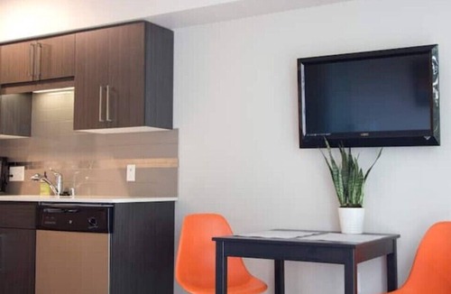 Broadway Apartment | Amazing Capitol Hill Apartment with Free Parking!