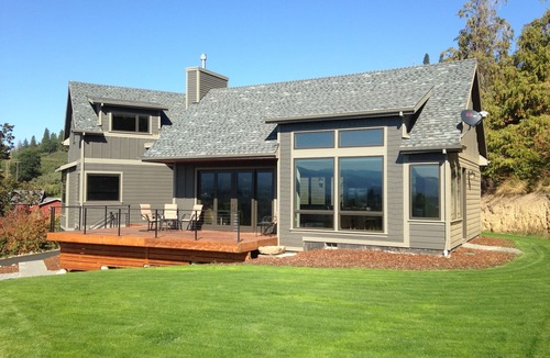 Hood River House | Amazing Mt. Hood and Valley Views at Ziphaus!