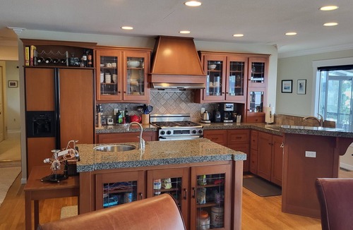Camano Island House | Amazing Views and Whale Watching from Indoors and Outside, with AC!