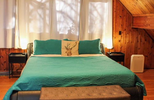 Randle Cabin | Ambassador Springs Resort - Weddings, Reunions, Retreats, Events - Pool Sauna EV