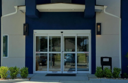 Prairieville Hotel | Americas Best Value Inn & Suites-Prairieville