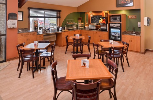St. Cloud Hotel | AmericInn by Wyndham St. Cloud MN I-94