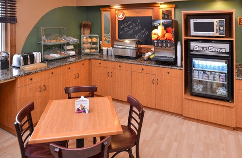 St. Cloud Hotel | AmericInn by Wyndham St. Cloud MN I-94