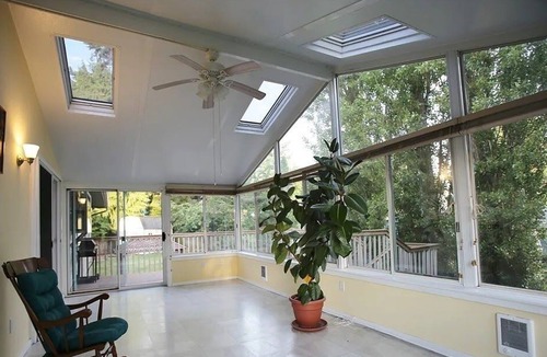 Newport Apartment | An upper Level unit 3B/2B close to Park, Golf course, Hiking Trail, ready for U!