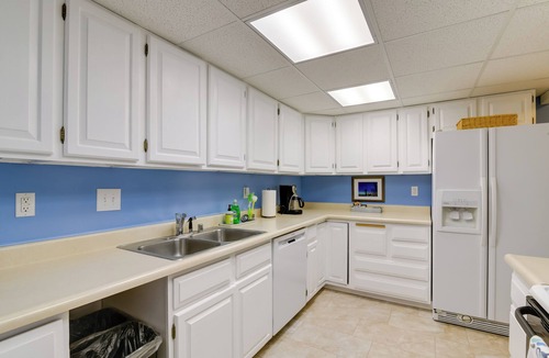 Turnagain Apartment | Anchorage Vacation Rental Near Coastal Trail!