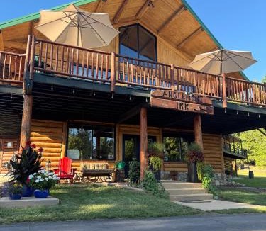 Anglemont Hotel | Anglemont Inn
