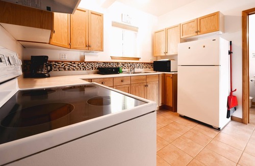 Haines Apartment | Apartment Dolphin House