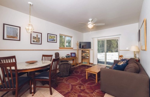Haines Apartment | Apartment Dolphin House