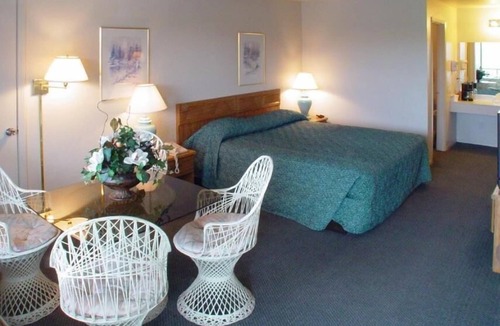 Atwater Hotel | Applegate Inn