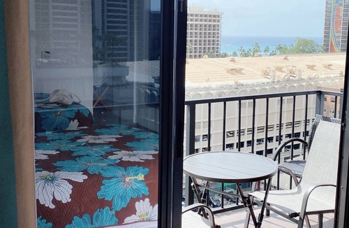 Waikiki Hotel | Aqua Palms Waikiki FREE PARKING, Across Hilton Village