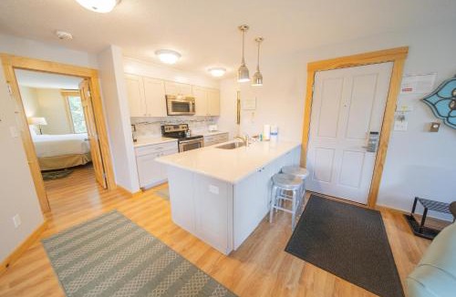 Lakeside Village Apartment | Argentine 1504 by SummitCove Lodging in Colorado
