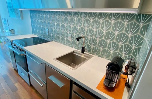 West Avenue Condo | AVAILABILITY HERE: https:/fontana109.lodgify.com/