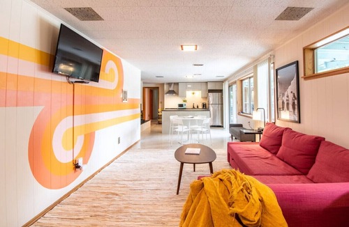 Seattle Metro Area House | Basement Apartment with Speakeasy & Hot Tub