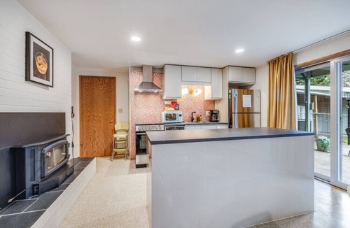 Seattle Metro Area House | Basement Apartment with Speakeasy & Hot Tub