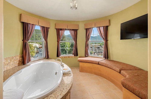 Leavenworth Hotel | Bavarian Lodge