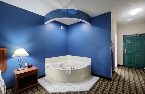 Albany Hotel | Baymont by Wyndham Albany MN