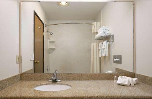 North Rose Hill Hotel | Baymont by Wyndham Seattle/Kirkland WA