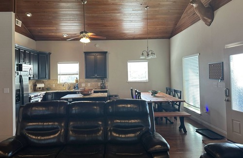 Delacroix House | Bayou Paradise Lodge 3bed 2Bath Bunk Delacroix Fish Camp sleep 2-24 w/cargo lift