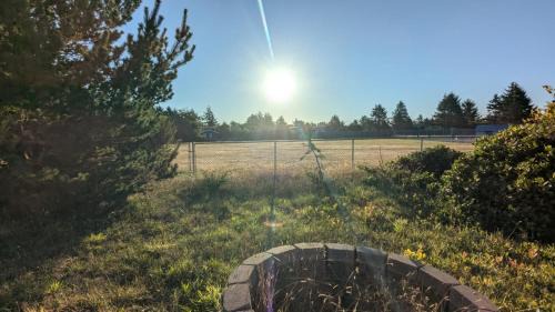 Ocean Shores House | Beach Retreat, Walk to Ocean